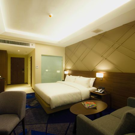 Luxent Hotel Quezon City Dış mekan fotoğraf