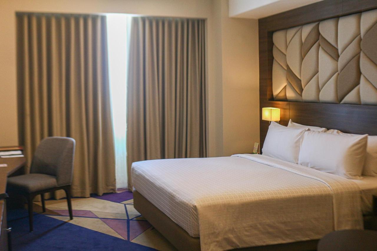 Luxent Hotel Quezon City Dış mekan fotoğraf