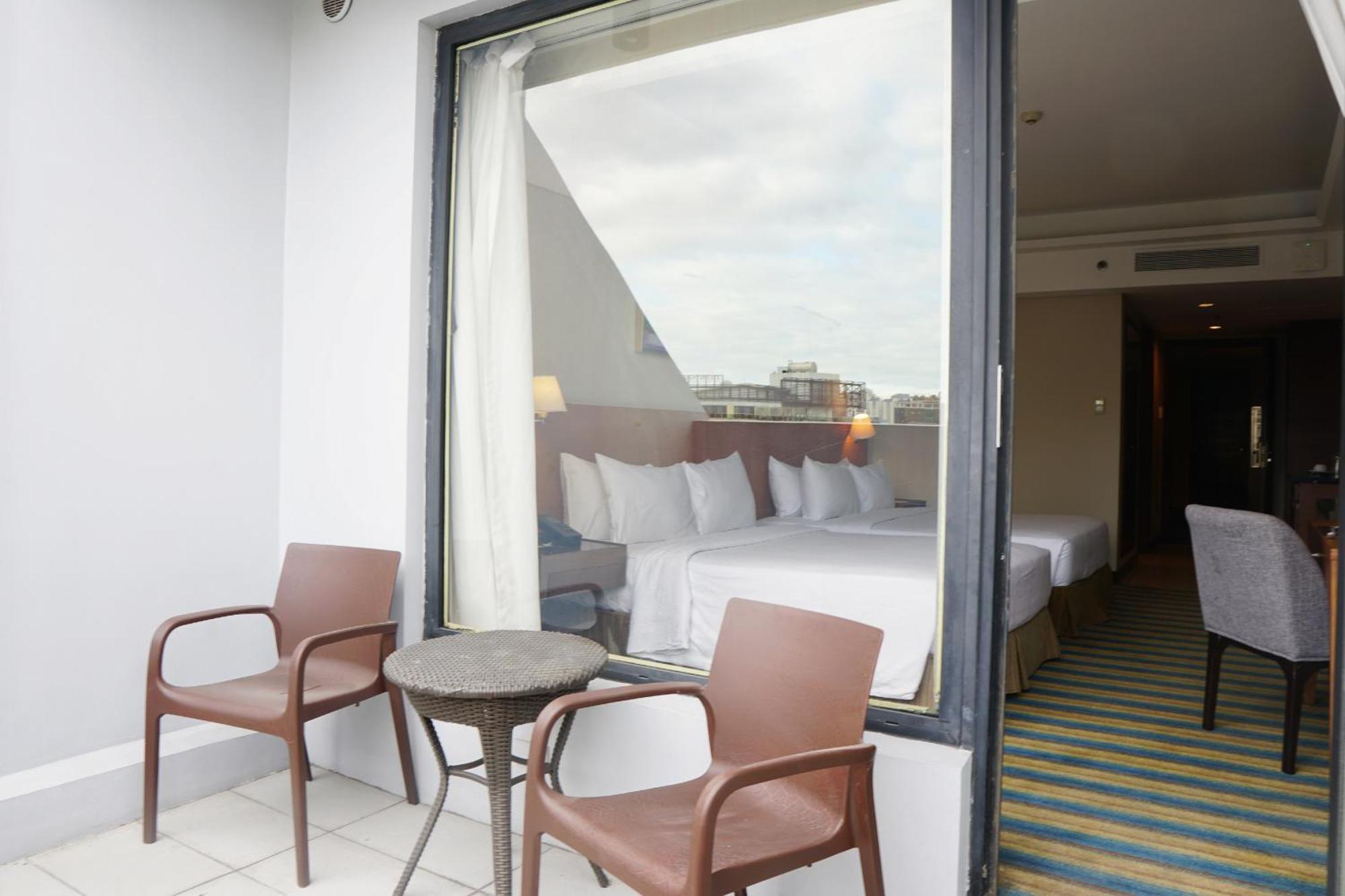 Luxent Hotel Quezon City Dış mekan fotoğraf