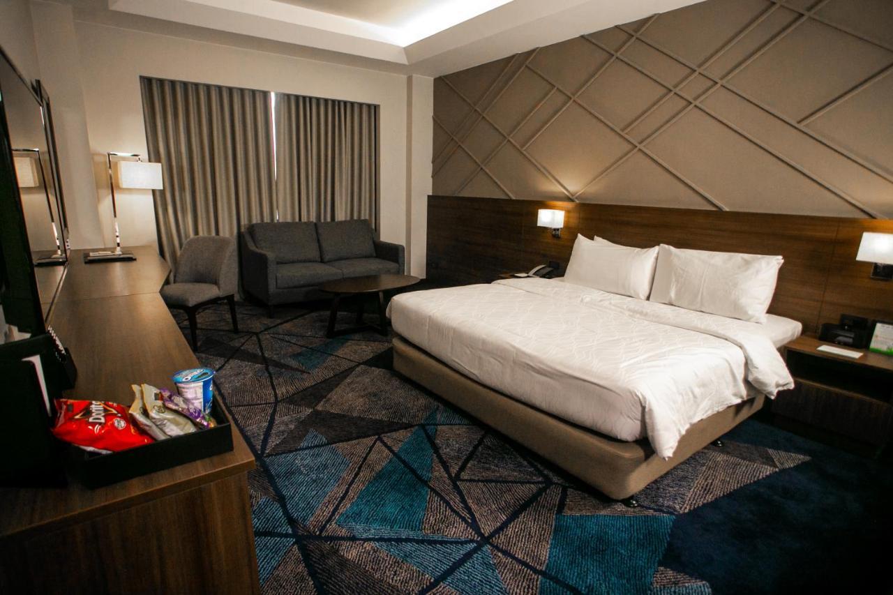 Luxent Hotel Quezon City Dış mekan fotoğraf