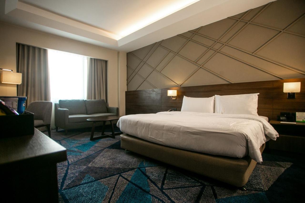 Luxent Hotel Quezon City Dış mekan fotoğraf